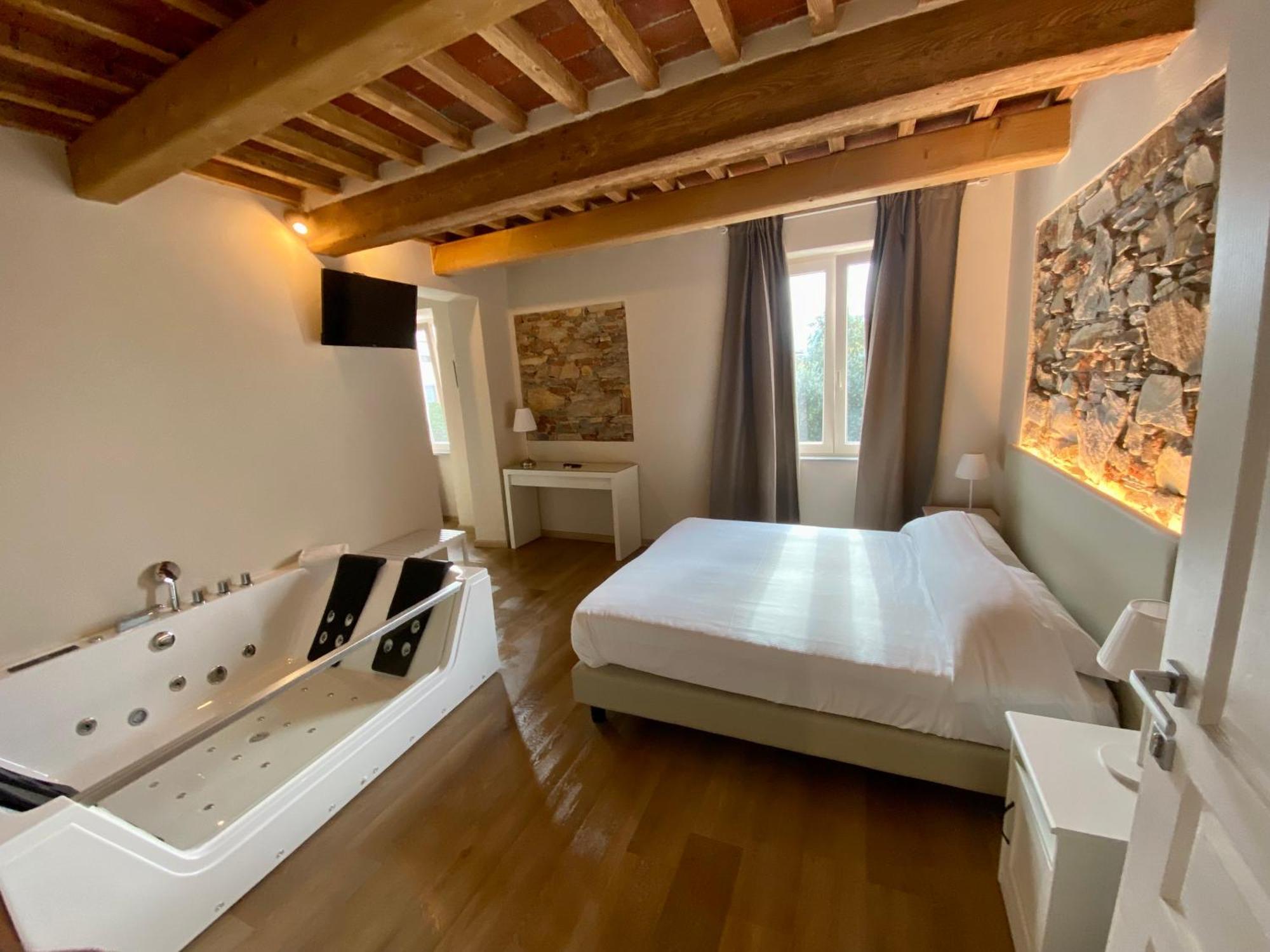 Il Tiglio Jacuzzi&Sauna Лукка Экстерьер фото